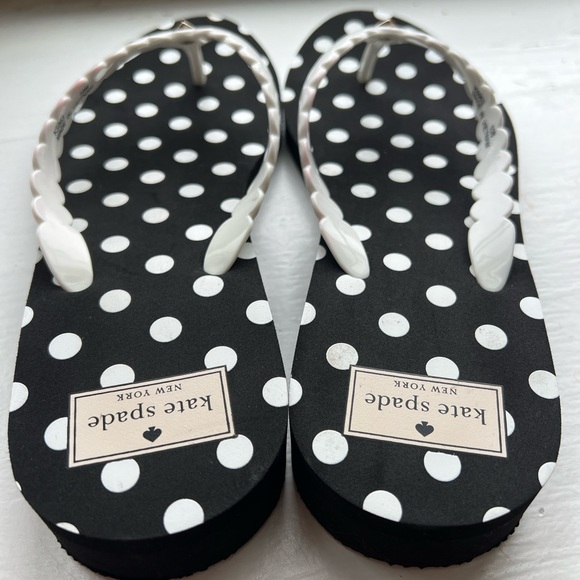 KATE SPADE NEW YORK Megan Polka Dot SANDAL Size 10 Black/White NEW $65 - Picture 3 of 7